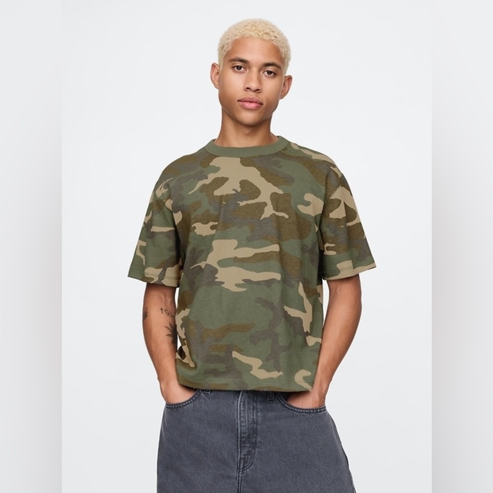 Gap Men’s Cropped Camo Tee